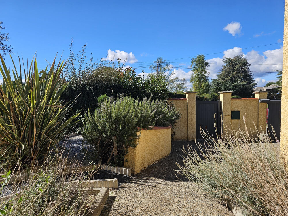 Vente Maison Dpt 31 Haute-Garonne, 31800 St Gaudens A vendre maison T4 de 106 m2 avec garage sur parcelle de 1000 m2 St gaudens