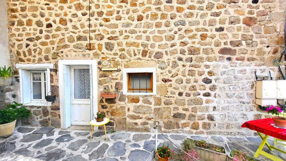 Vente Maison Ardèche (07) A vendre Le Chambon - Appartement T3bis dans maison de Village très propre, garage, plus annexe Le chambon