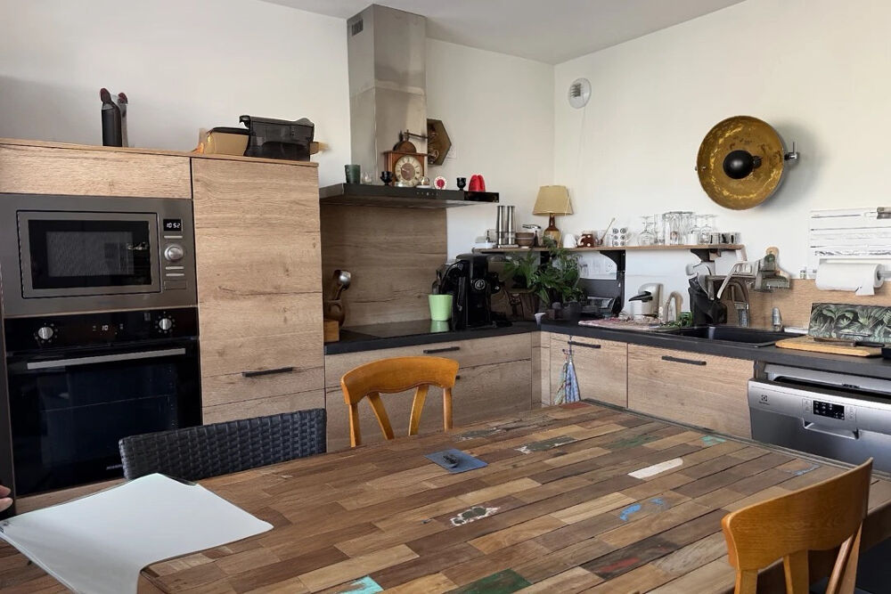 Vente Appartement À vendre   Superbe appartement 3 pièces avec grande terrasse, parking couvert et prestations récentes Avignon