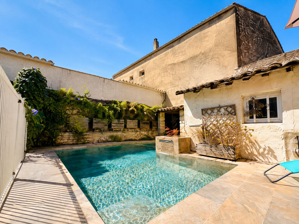 En Exclusivité Maison de village d'environ 220 m2 hab entièrement rénové en 2021 sur 383 m2 de parcelle