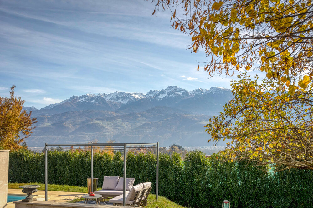 � vendre  Propri�t�/ch�teau Meylan (38240)