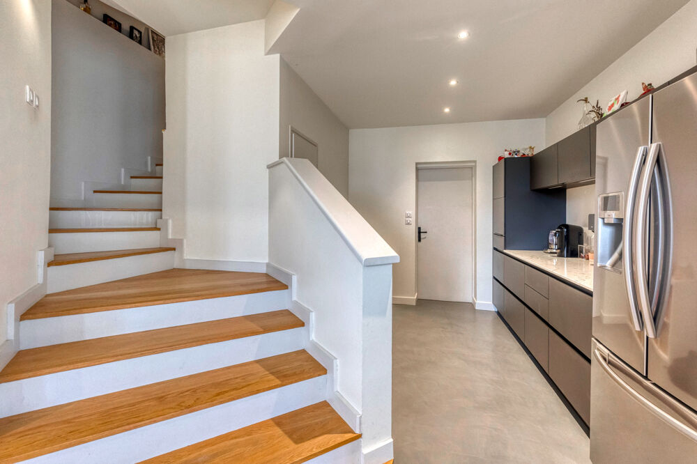 � vendre  Propri�t�/ch�teau Meylan (38240)