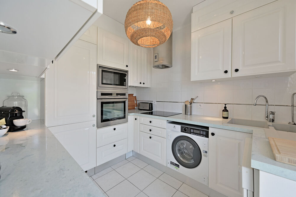 Dépt Gard (30), à vendre Le-Grau-Du-Roi 1ère Ligne Appartement F4 - Terrasse de 35m2 - Parking - Cellier