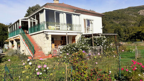   07 Montpezat sous Bauzon maison 184m2 sur 3000m2 de terrain Maison - 5 pi�ce(s) - 184 m�