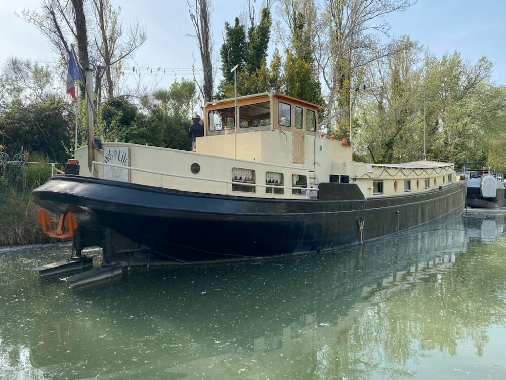 DPT ARLES (13) A VENDRE PENICHE