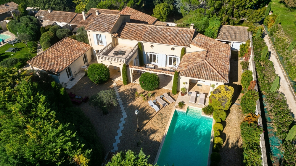 Vente Propriété/Château DPT (13) A la vente Propriété de charme en Provence avec piscine St remy de provence