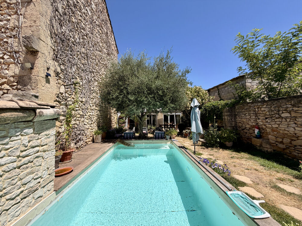 Vente Maison Vergèze 150 m de la gare , en exclusivité Maison de village de 136 m2 hab 5 chambres , 2 parking piscine Vergeze