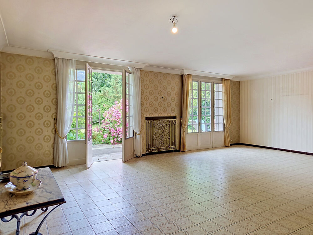 SEYSSINS 38180 - MAISON A VENDRE - LOCAL PROFESSIONEL - ACTIVITE MIXTE - COMMERCIALE / LIBERALE / - 38