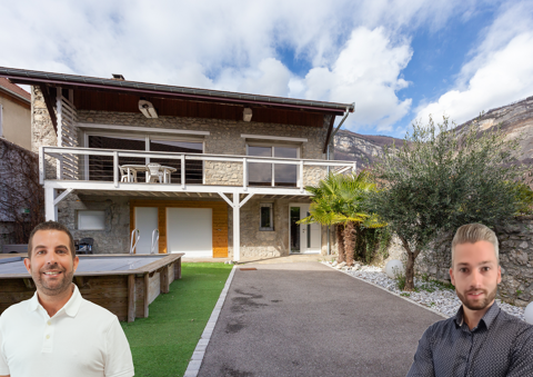   Grande maison atypique de 225 m2  sur 3 niveaux avec de grandes annexes et une parcelle de terrain de 450m2. Maison - 7 pi�ce(s) - 288 m�