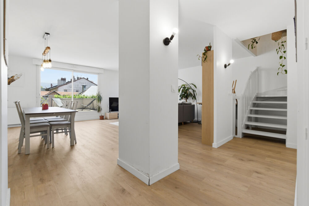Appartement Duplex dernier étage - Terrasse 45m2 - 110m2 habitables - rénové