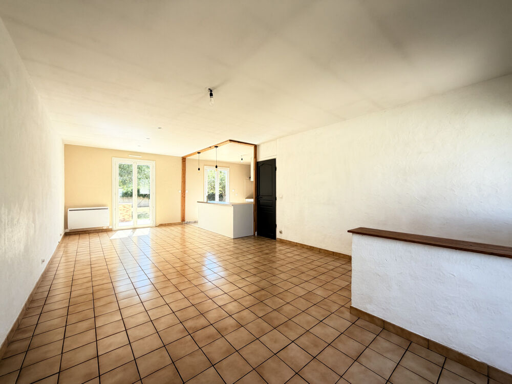 Vente Maison Maison de plain-pied   3 chambres   Terrain clos et arboré de 812 m2   Garage Auneaubleurysaintsymphorien