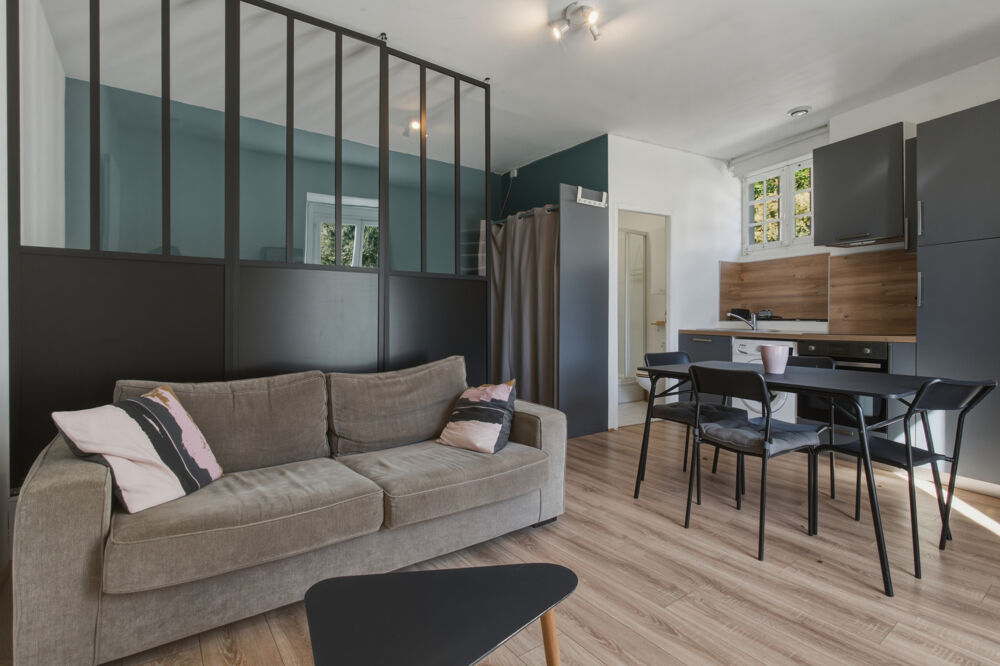 à vendre  Propriété/château Meylan (38240)