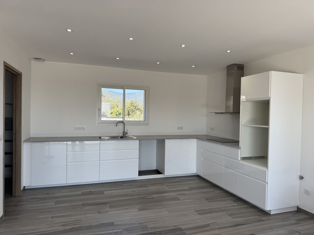 Villa T4 - 112 m2- Vue jusqu'à la mer