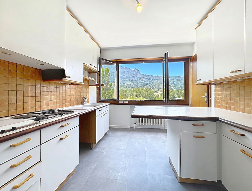 Appartement 5 pièces 108 m² · à Echirolles · 108 m² · 210 000 €