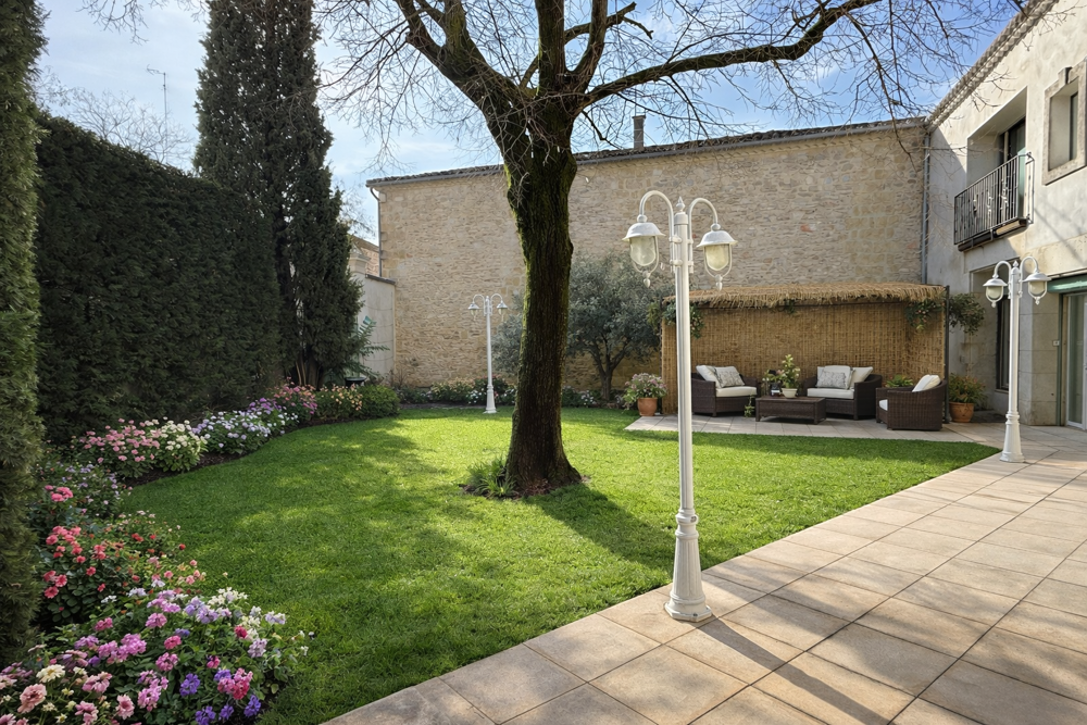 Vente Propriété/Château Demeure bourgeoise du 19 ème à Vauvert Vauvert