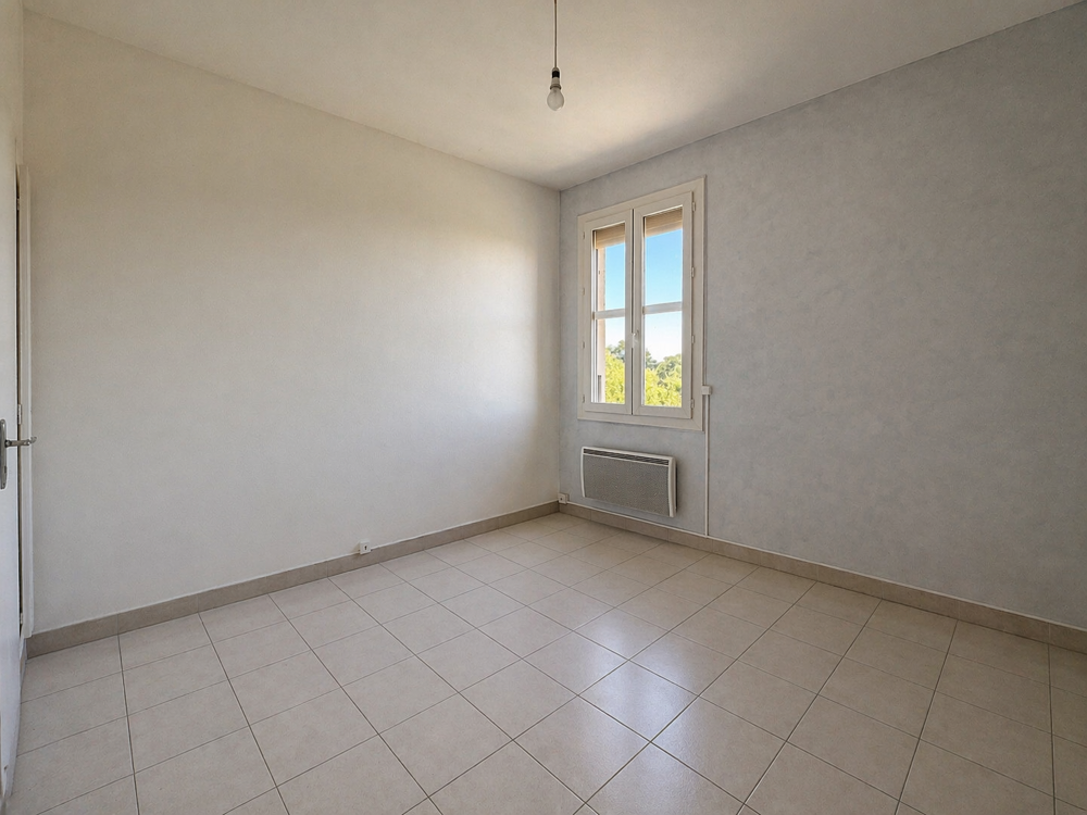 Vente Appartement Exclusivité   Appartement 3 pièces à rénover   Vergèze   Vue dégagée Vergeze
