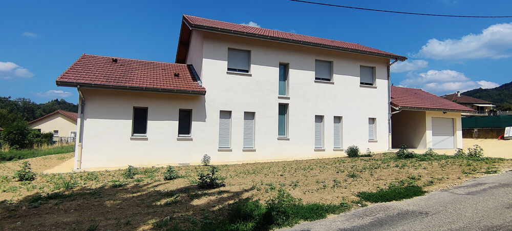 A CHARAVINES Villa neuve à louer 7 pièces