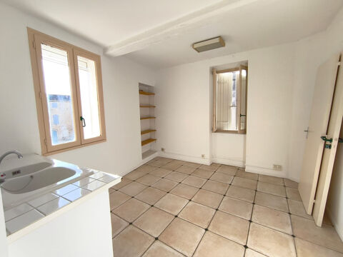   DPT(30)  À VENDRE   MAISON DE VILLAGE AVEC LOCAL COMMERCIAL   VALLABRÈGUES 