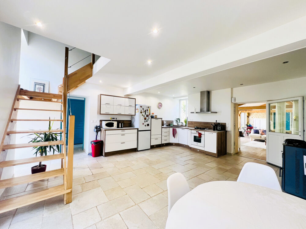 À Vendre Maison de charme entièrement rénovée Centre....