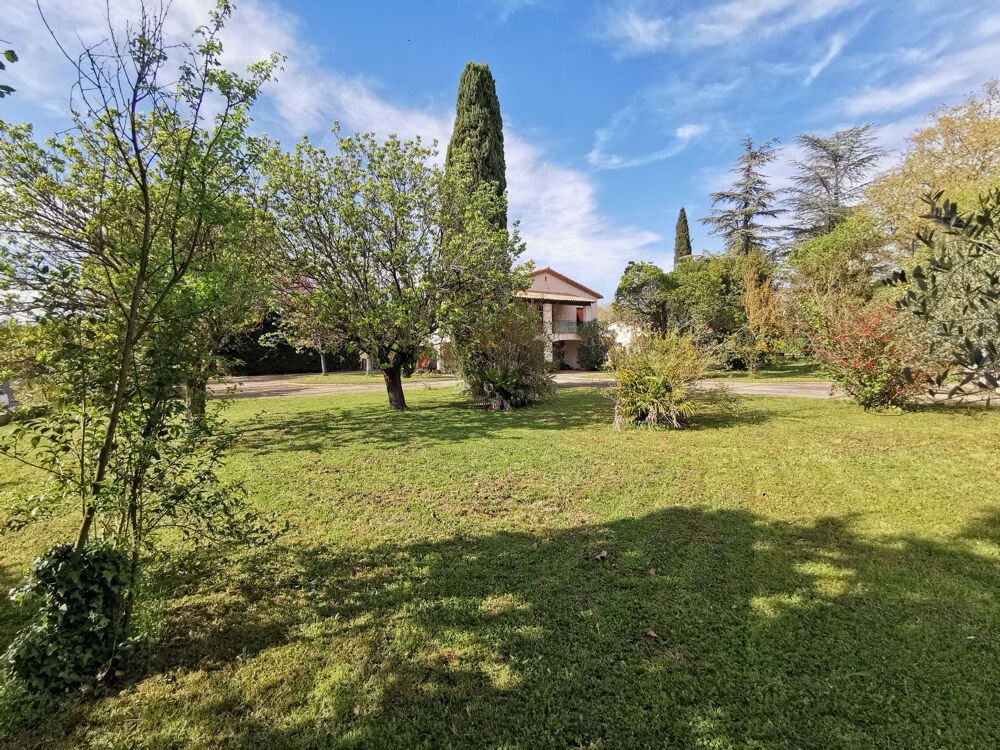 Dépt Hérault (34) - Prades Le Lez à vendre maison de 250m2 en R+1 avec sous sol complet sur parcelle de 3617m2