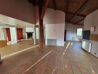  Maison à vendre 15 + pièces 729 m²