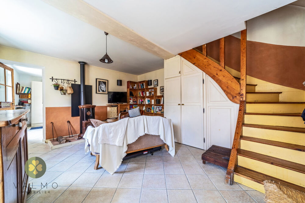 Maison de caractère en pierre Charme, authenticité et dépendances