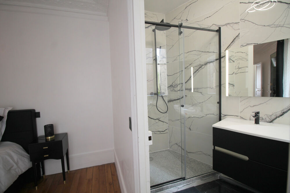 Location Appartement A Louer appartement meublé de Standing 55 m2 avec ascenseur entre la Porte d'Auteuil et Porte de St Cloud Paris 16