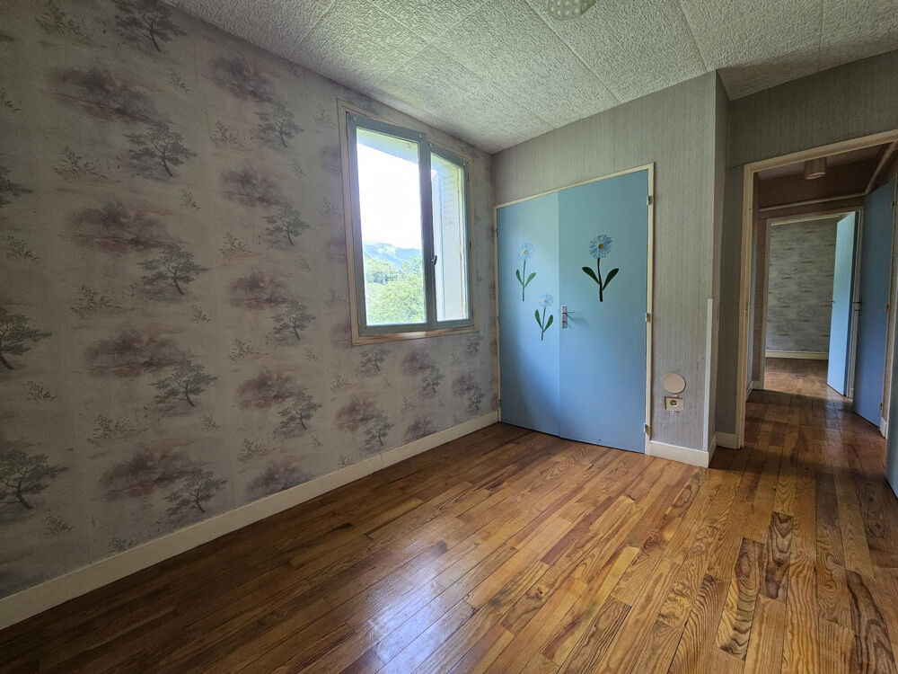 A vendre- Bagnères de Luchon 31110 - Appartement T3 à rénover