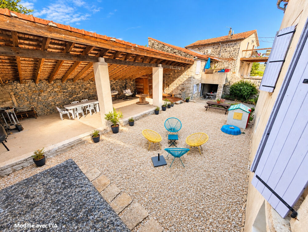 Dépt. 07 - A VENDRE à LAVILLEDIEU - Grand Mas de 530 m2 avec 7 appartements loués - Parcelle de 1600 m2. Idéal