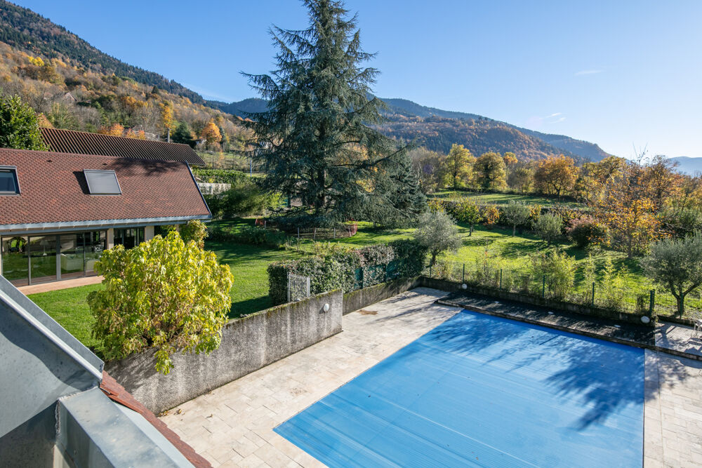 à vendre  Propriété/château Uriage (38410)