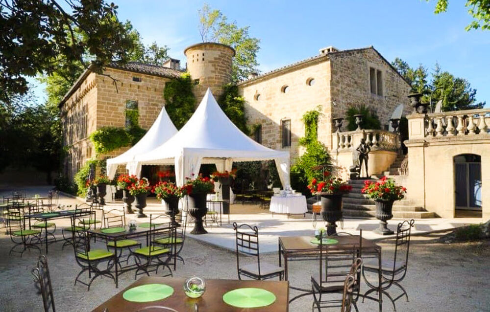 Château dException du 17ème Siècle Vaucluse Châteauneuf-du-pape