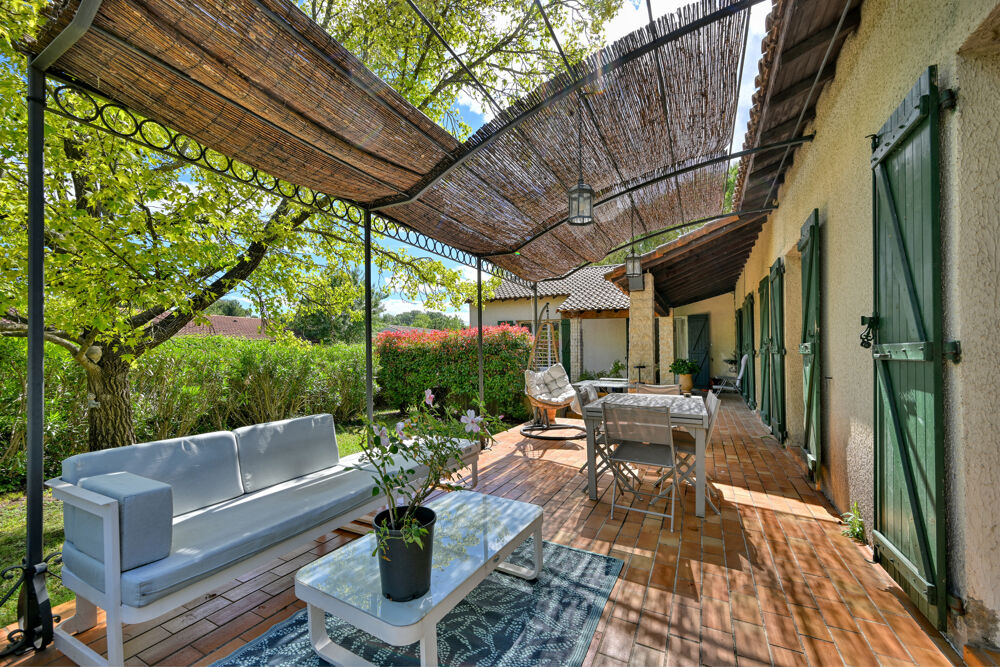 Dépt Hérault (34) - A vendre Prades Le Lez ensemble de 2 habitations plain-pied, au total 227m2, piscine sur p