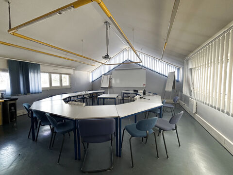 A vendre local professionnel bureaux et activit&eacute;. Lou&eacute; .Dpt 81 489720 81300 Graulhet