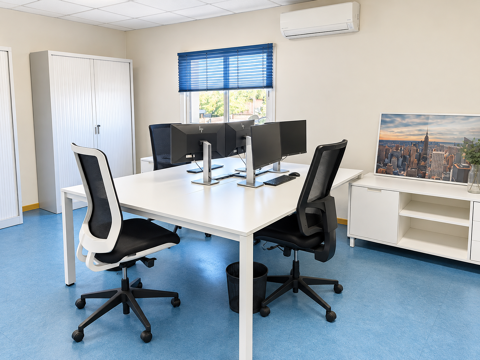   À VENDRE   ENSEMBLE IMMOBILIER COMMERCIAL ET INDUSTRIEL   ZONE D'ACTIVITÉ DE FRANCAZAL 