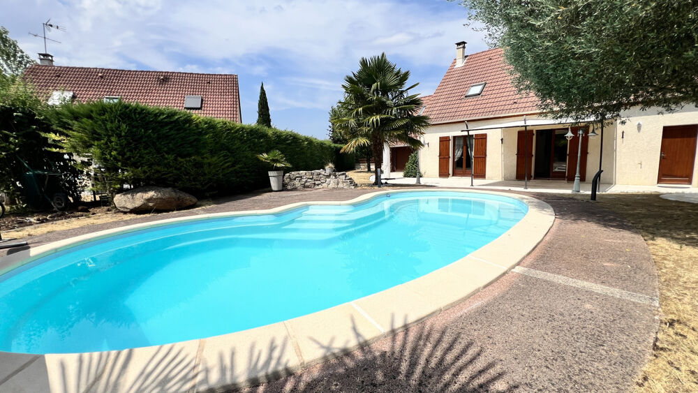 MAISON INDIVIDUELLE AVEC PISCINE CHAUFFÉE