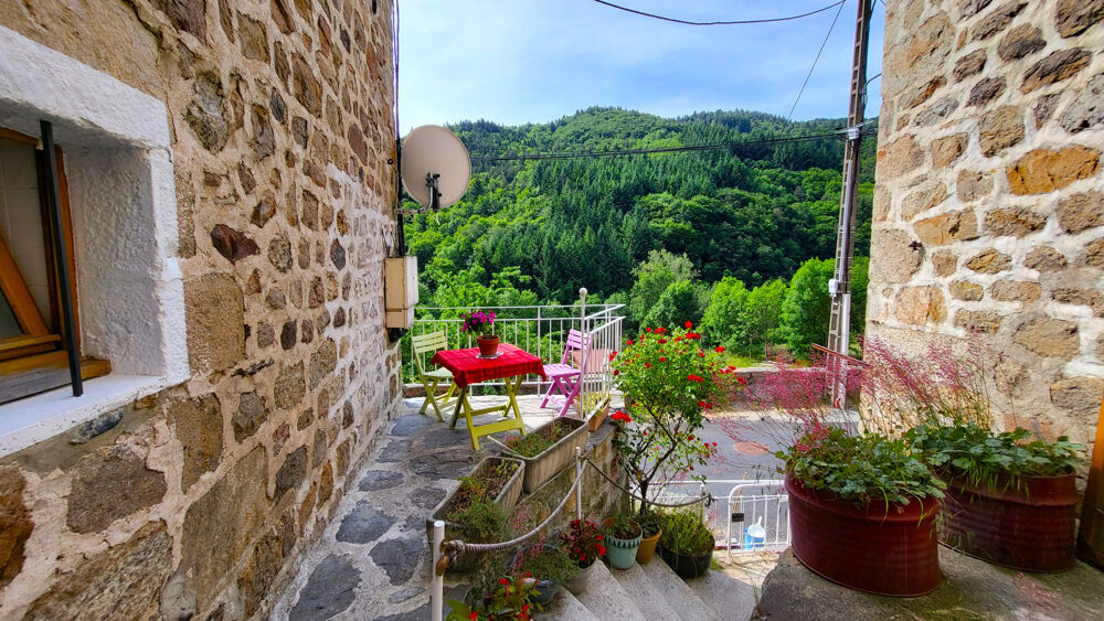 Vente Maison Ardèche (07) A vendre Le Chambon - Appartement T3bis dans maison de Village très propre, garage, plus annexe Le chambon
