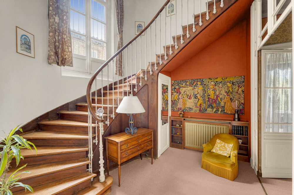 A VENDRE maison de Maître de 345m2 + combles aménageables
