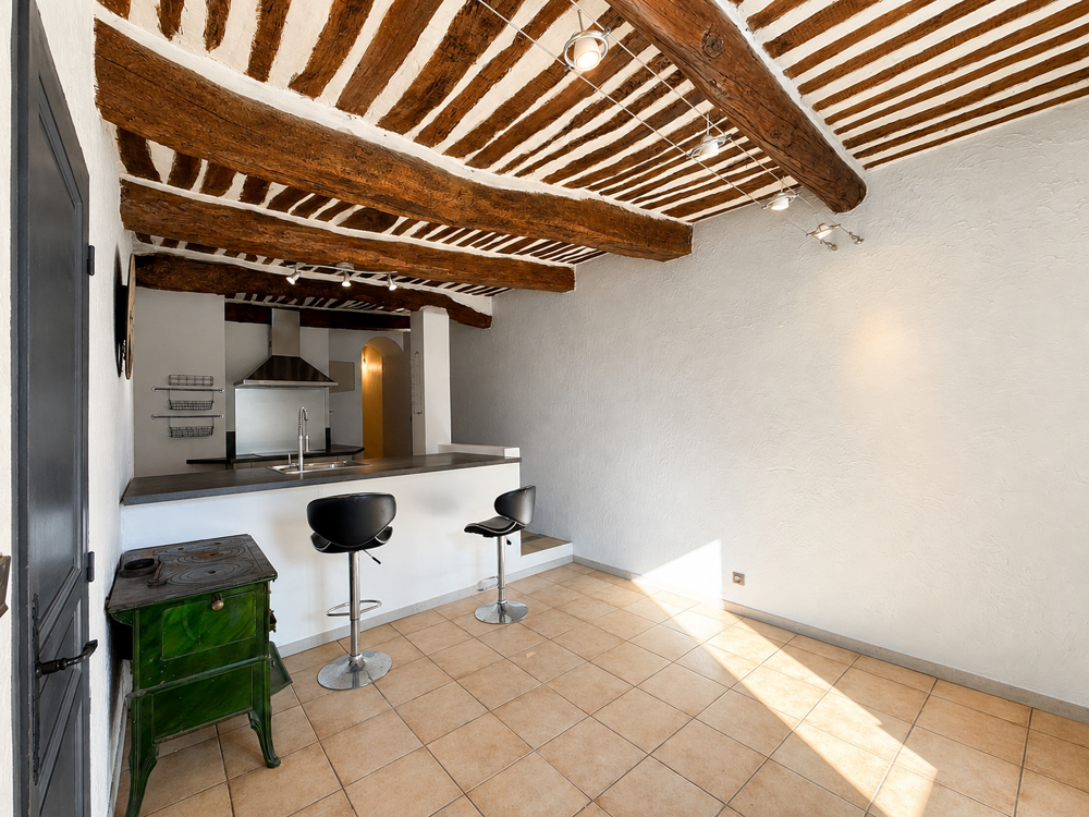Vente Maison ALLEINS   COUP DE CŒUR ! AUTHENTIQUE MAISON DE VILLAGE DE 187 M2   CHARME, VOLUMES & CARACTÈRE Alleins