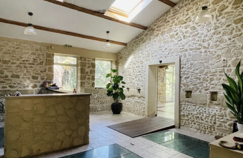   Ensemble immobilier : commerce + habitation 