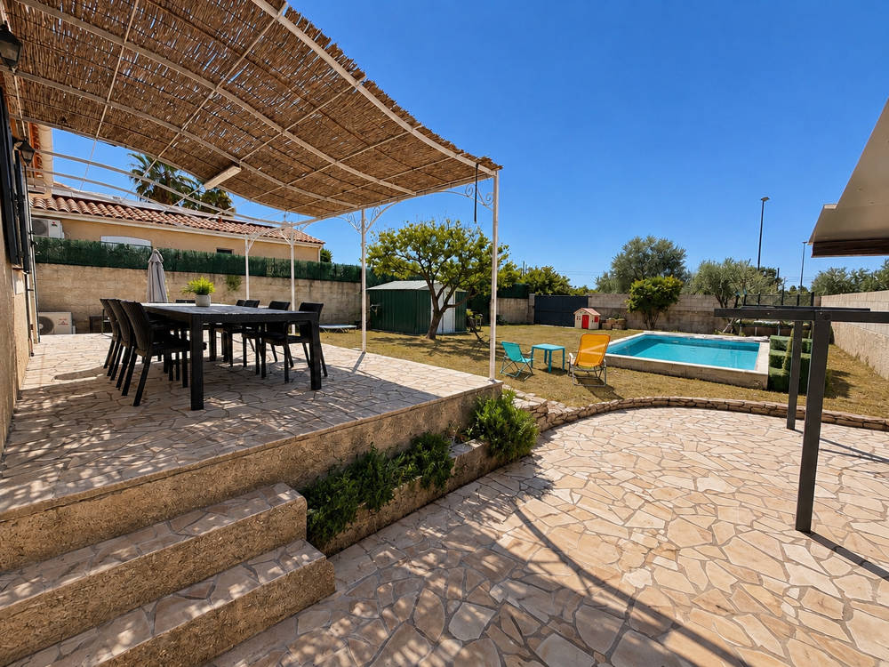 Vente Maison GALLARGUES LE MONTUEUX - VILLA PLAIN PIED 3 CHAMBRES - PISCINE - PARCELLE 537 M2 Gallargues le montueux