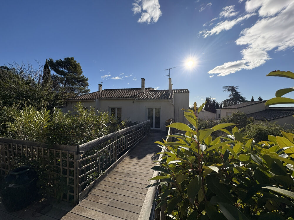 Dépt Hérault (34) A vendre sur Clapiers maison décomposée en 3 appartements avec extérieur