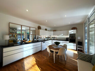  Propri�t�/ch�teau � vendre 9 pi�ces 640 m�