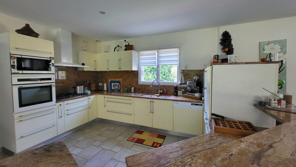 Vente Maison DPT GARD (30), à vendre, NIMES proche, maison de 181m2 habitables, de plain-pied, type 5, piscine, jardin Nimes