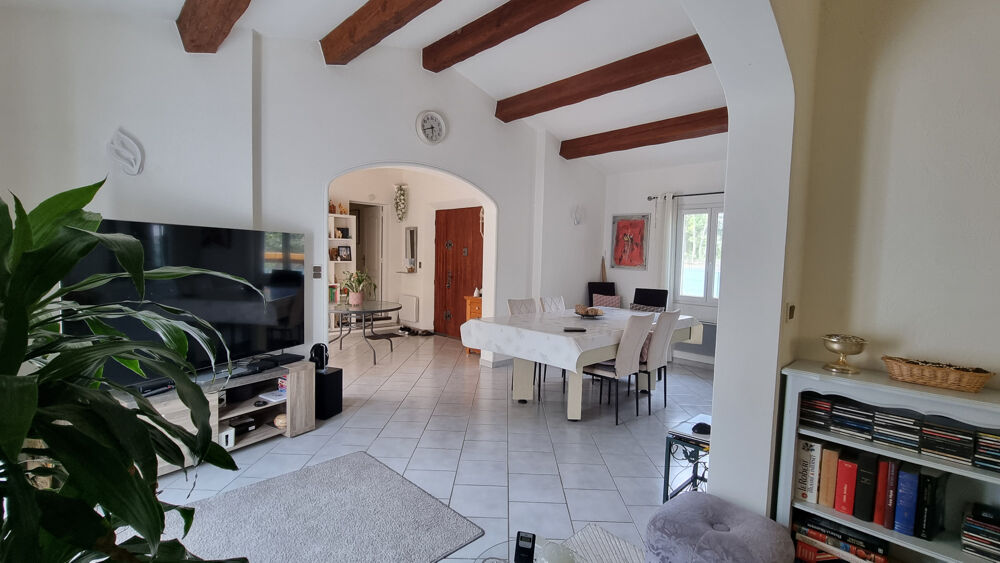 A VENDRE (VAR - 83) - Villa à vendre avec 3 chambres proche du village