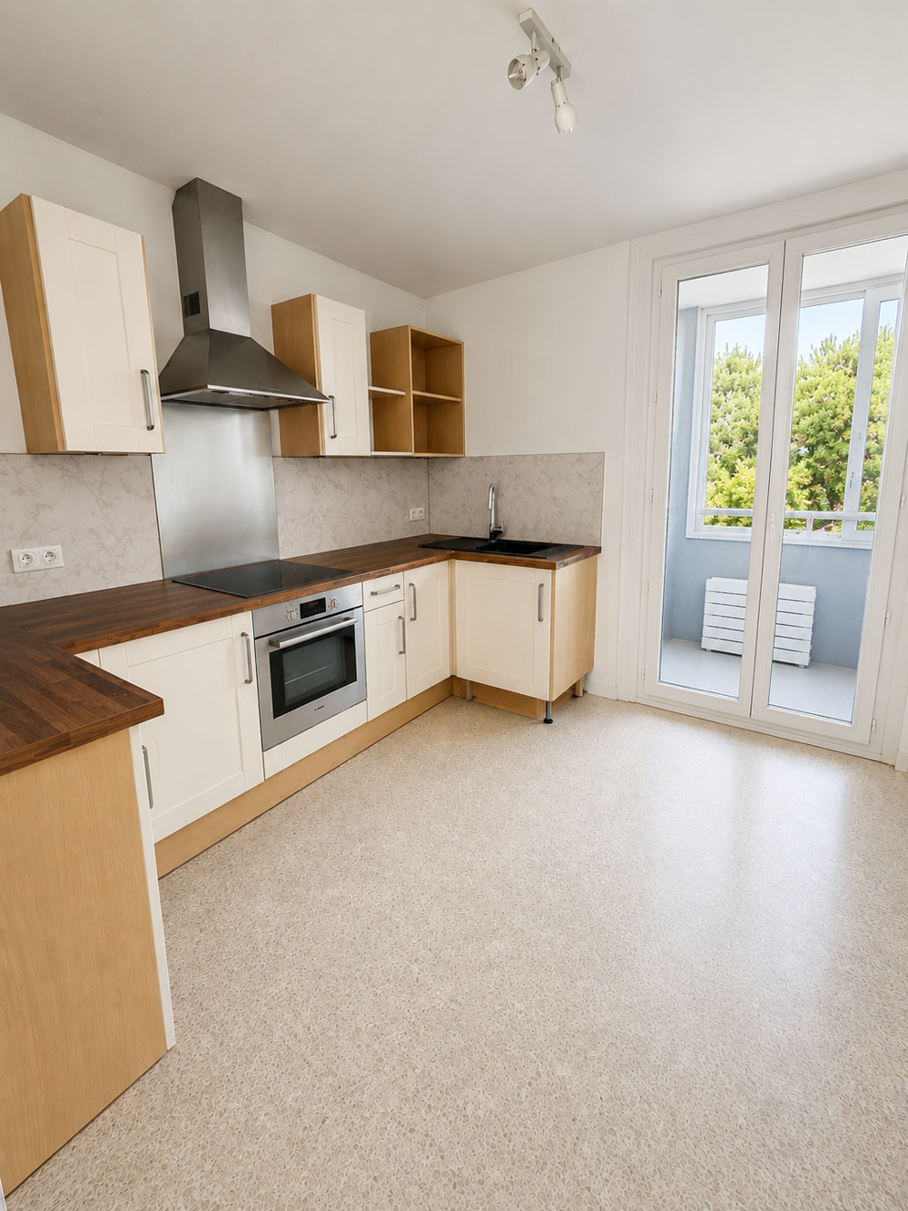 Dépt Hérault (34), à vendre MONTPELLIER Appartement T3 de 55m2 - Terrasse - parking commun - cave.