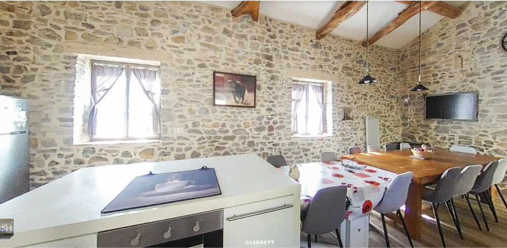Mas P12 avec gîtes et piscine proche Lussan