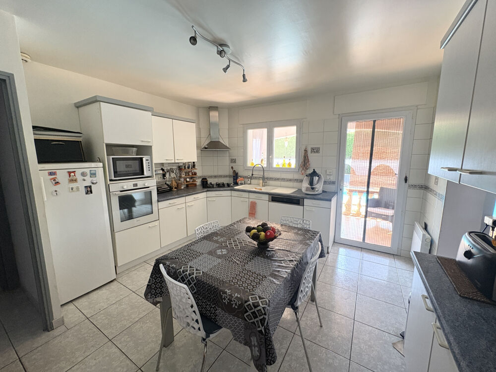 A Vendre sur Juvignac maison avec piscine et garage sur grande parcelle