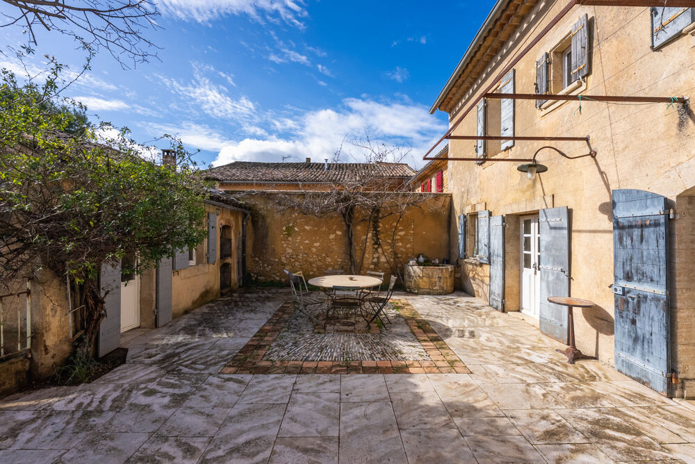 Dept (84) - À vendre à Robion - Mas de hameau + appartement indépendant + dépendances sur 1 326 m2