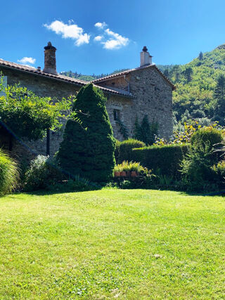  Propriété/château à vendre 14 pièces 520 m²