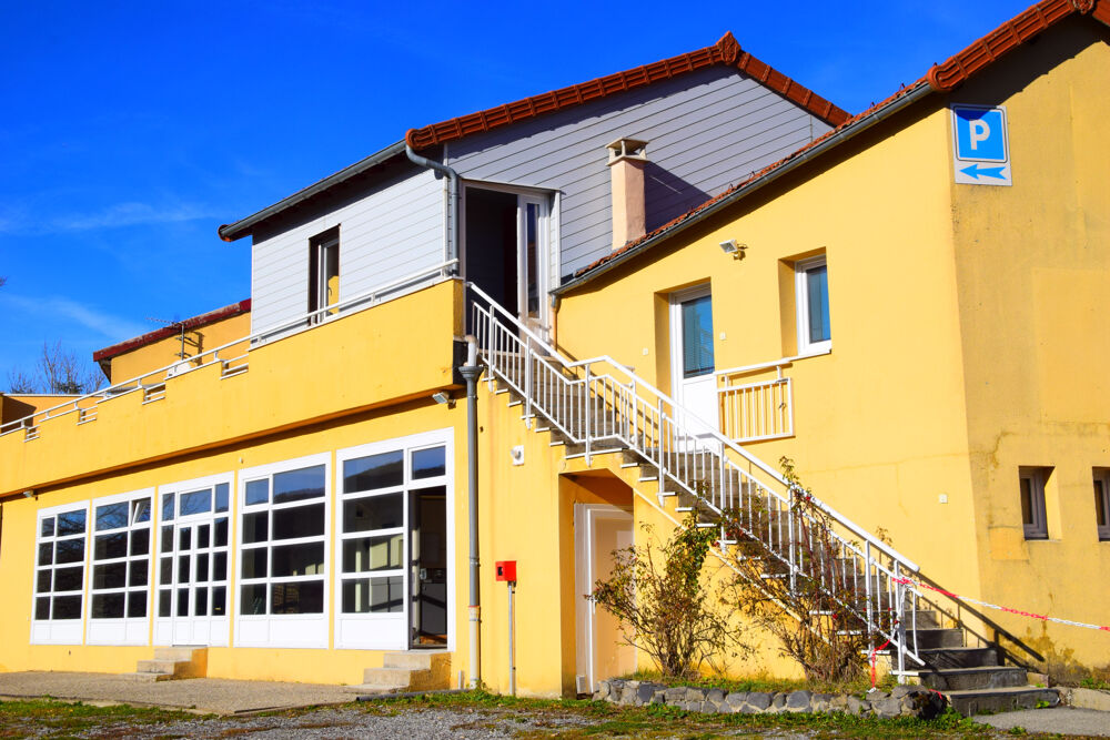   Dépt. 07 - A VENDRE à LANARCE - Local Commercial de 180 m2 et Appartement de 100 m2 - Parcelle de 2.800 m2 